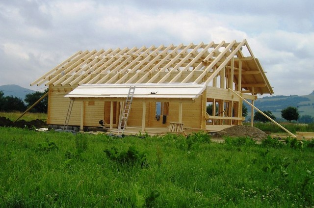 Krov srubového domu