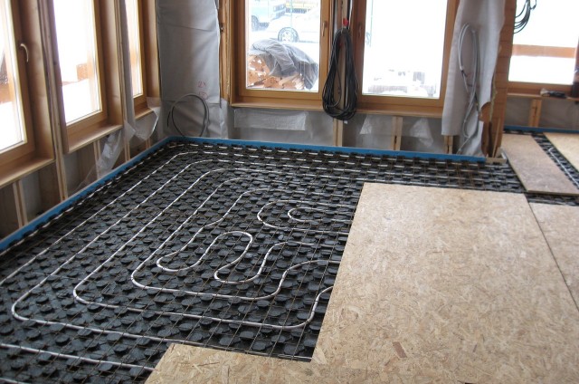 Podlahové topení ve srubu