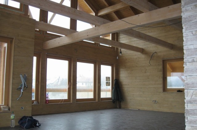 Elektroinstalace ve srubu