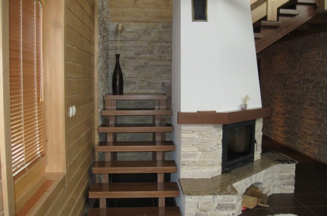 Krb a schodiště srubu