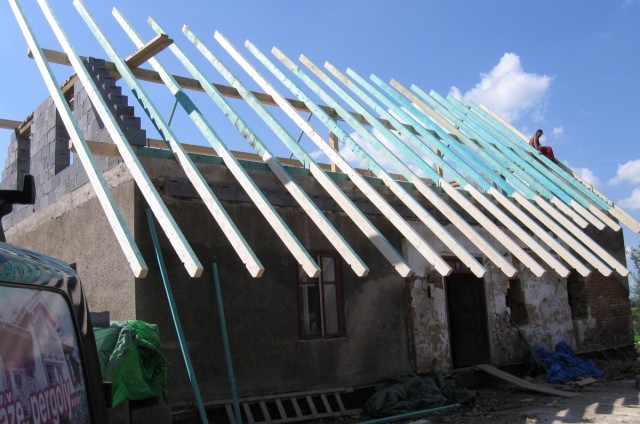 Tesařské, pokrývačské a další stavební práce