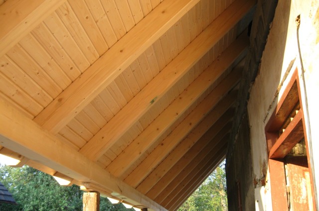 Tesařské, pokrývačské a další stavební práce