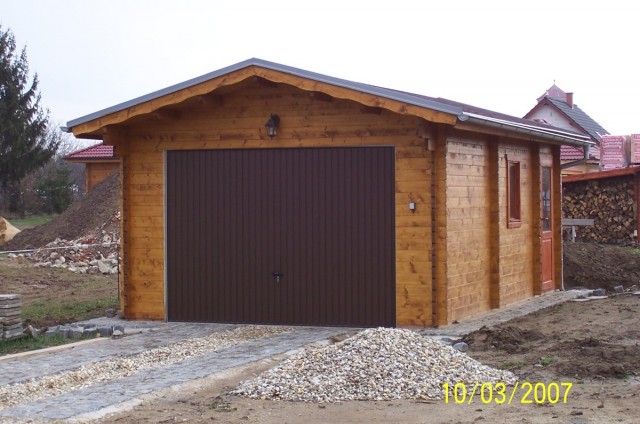 Tesařské, pokrývačské a další stavební práce