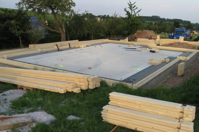 Montáž srubového domu