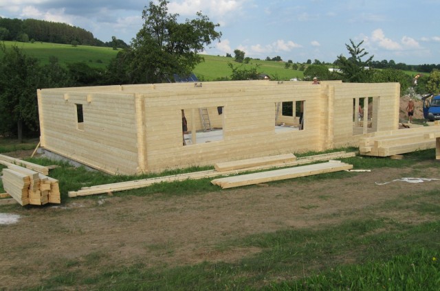 Montáž srubového domu