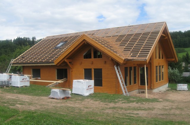 Nátěr srubového domu