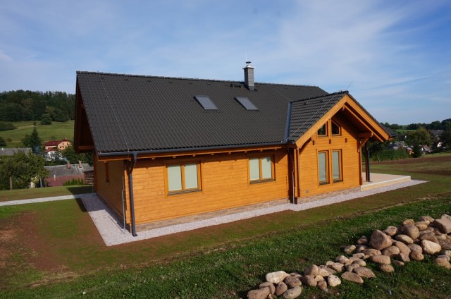 Dokončený srubový dům