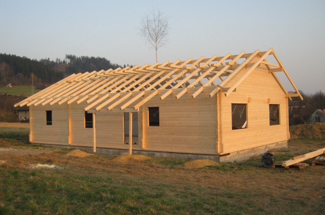 Přízemní srubový dům s terasou Třinec