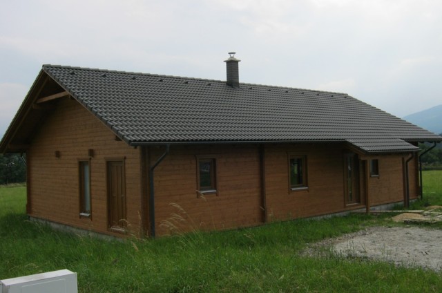 Přízemní srubový dům s terasou Třinec