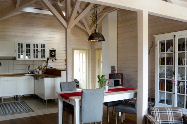 Interiér dřevěného srubu - říjen 2013