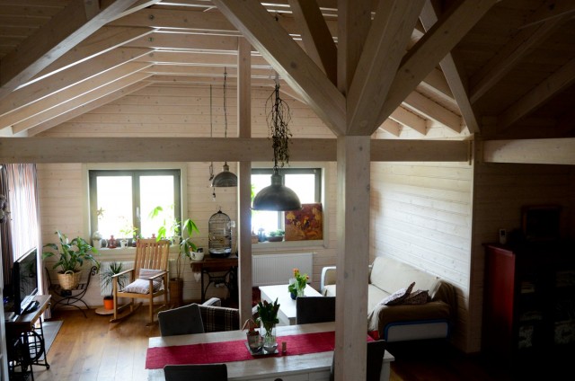 Interiér dřevěného srubu - říjen 2013