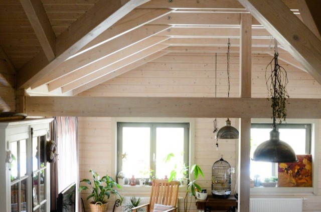 Interiér dřevěného srubu - říjen 2013