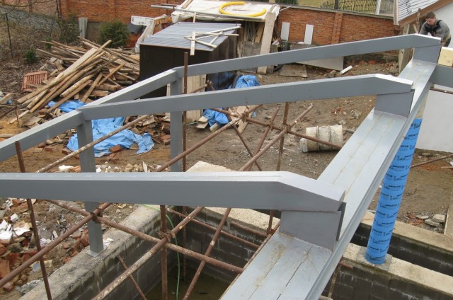 Tesařské, pokrývačské a další stavební práce