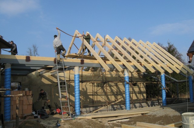 Tesařské, pokrývačské a další stavební práce