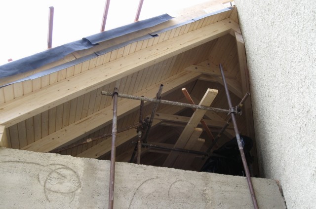 Tesařské, pokrývačské a další stavební práce