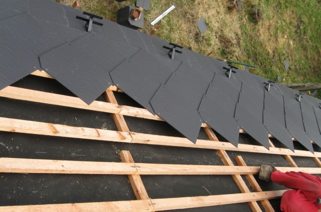 Tesařské, pokrývačské a další stavební práce