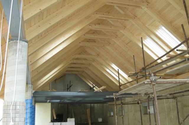 Tesařské, pokrývačské a další stavební práce