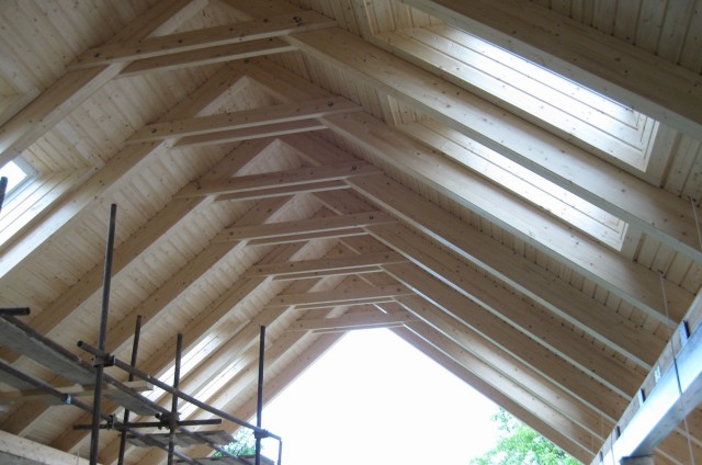 Tesařské, pokrývačské a další stavební práce