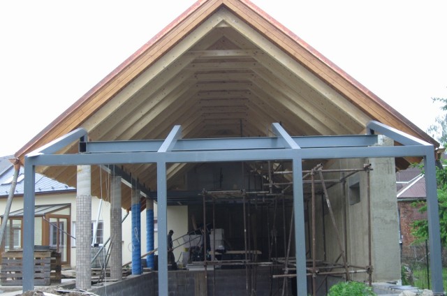 Tesařské, pokrývačské a další stavební práce