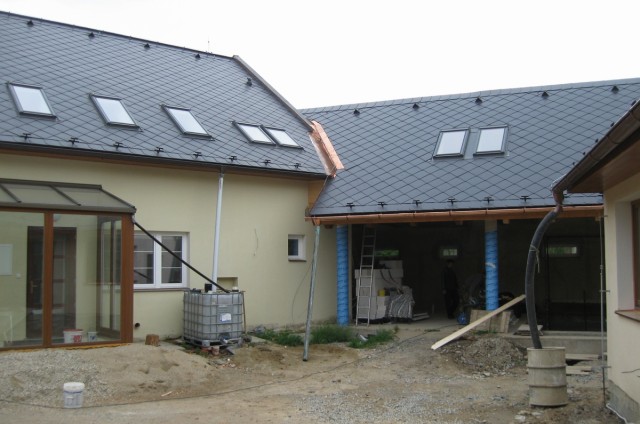 Tesařské, pokrývačské a další stavební práce