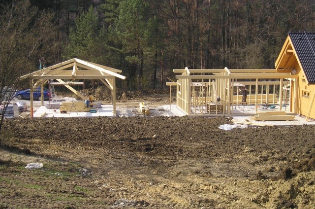 Tesařské, pokrývačské a další stavební práce