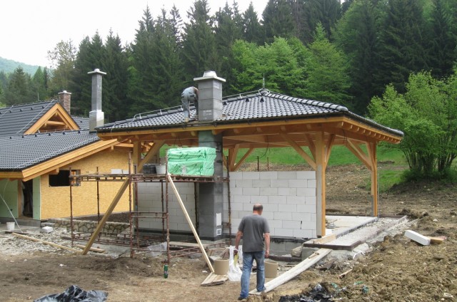 Tesařské, pokrývačské a další stavební práce