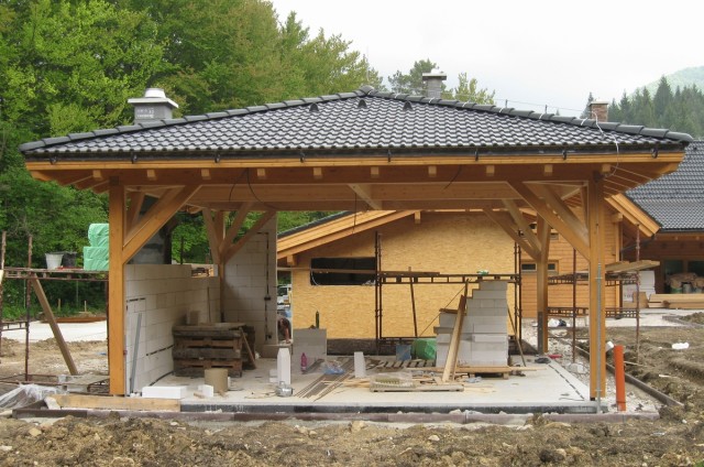 Tesařské, pokrývačské a další stavební práce