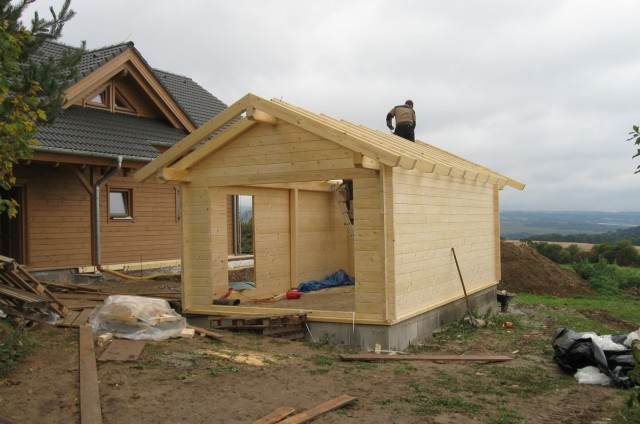 Tesařské, pokrývačské a další stavební práce