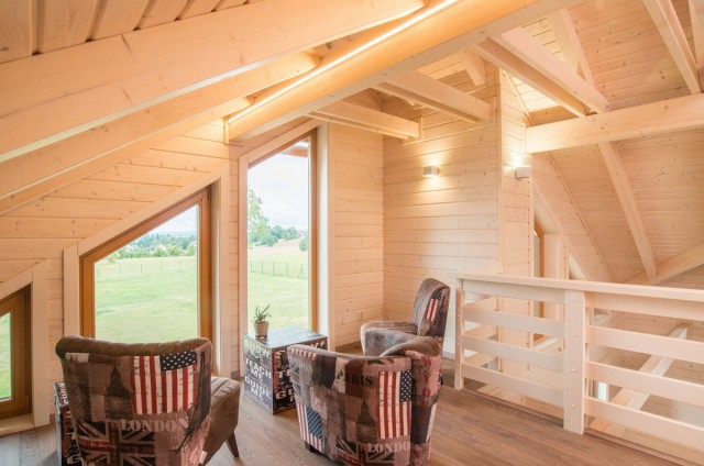 Výhled ze srubového domu