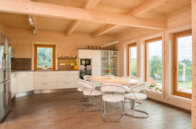 Jídelní kout srubu