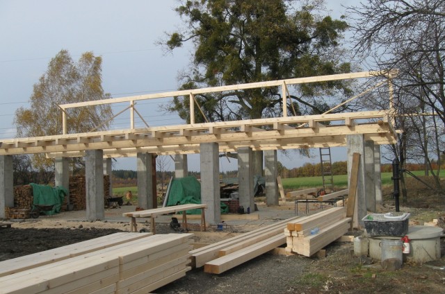 Tesařské, pokrývačské a další stavební práce