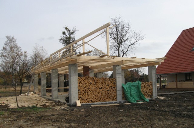 Tesařské, pokrývačské a další stavební práce