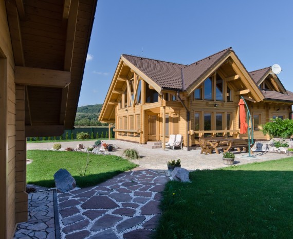 Boční pohled na srub