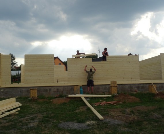 Útulný srubový dům