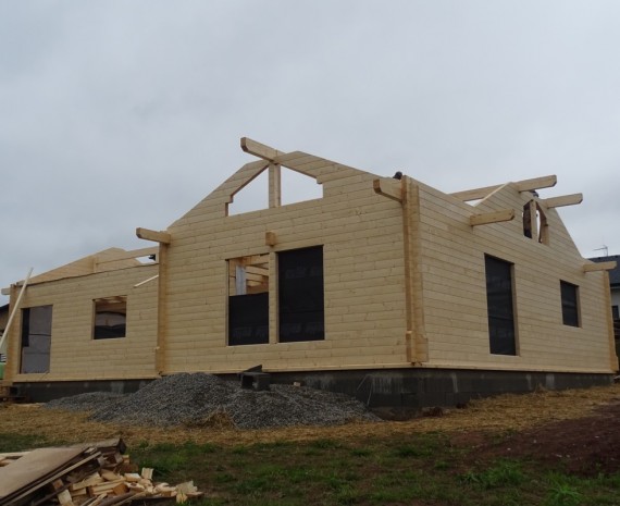 Realizace krovu srubu