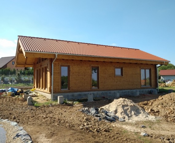 Útulný srubový dům