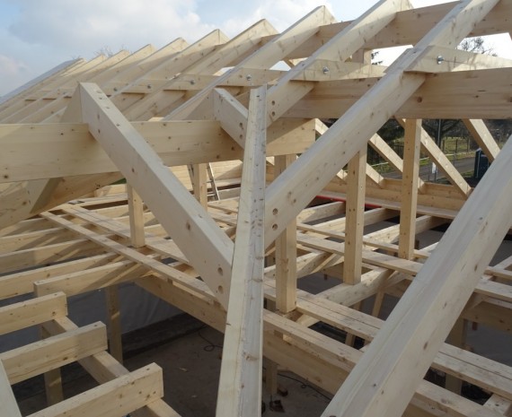 Krov na srubovém domě