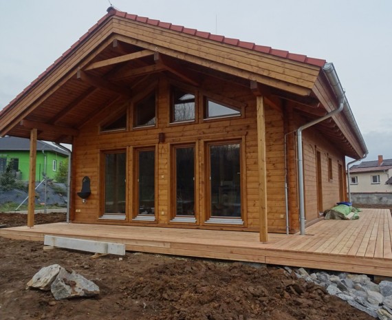 Útulný srubový dům