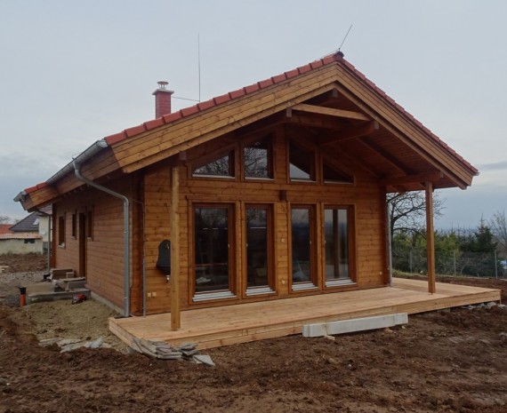 Útulný srubový dům