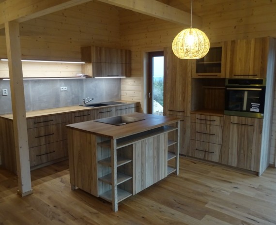 Útulný srubový dům