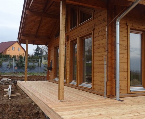 Útulný srubový dům