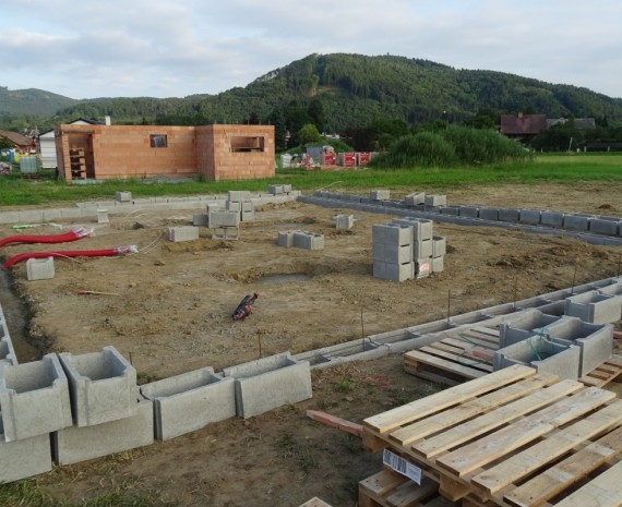 Stavba základů dřevostavby