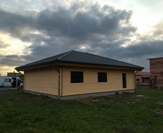 Stavba srubu na Šumpersku