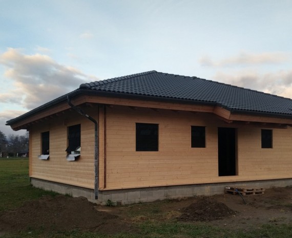 Stavba srubu na Šumpersku