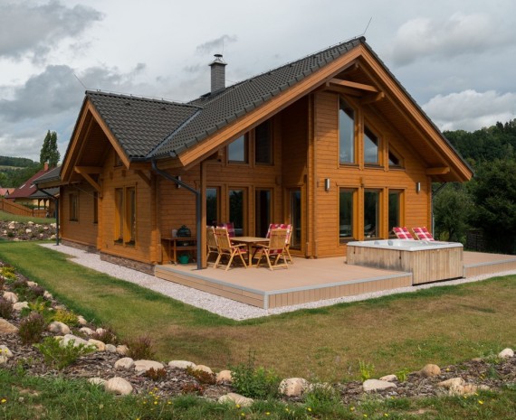 Terasa srubového domu