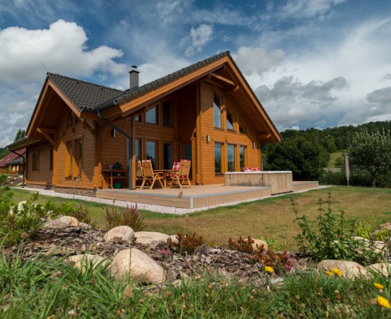 Exteriér srubového domu