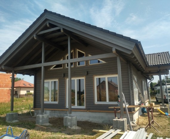 Přední pohled na srub