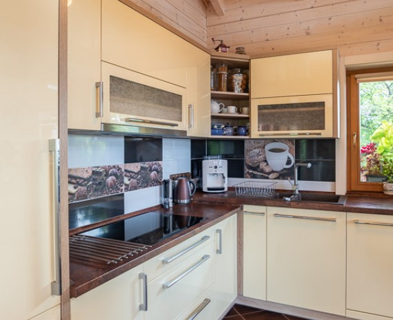 Kuchyňský kout ve srubu