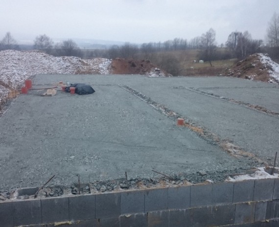 Srub a realizace základů