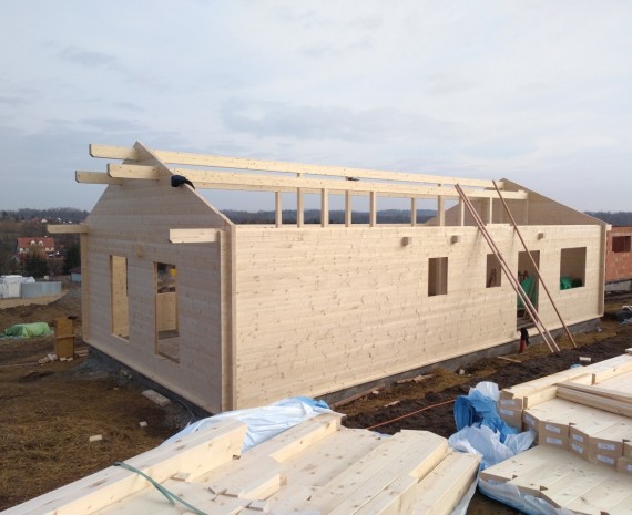 Stavba krovu srubu